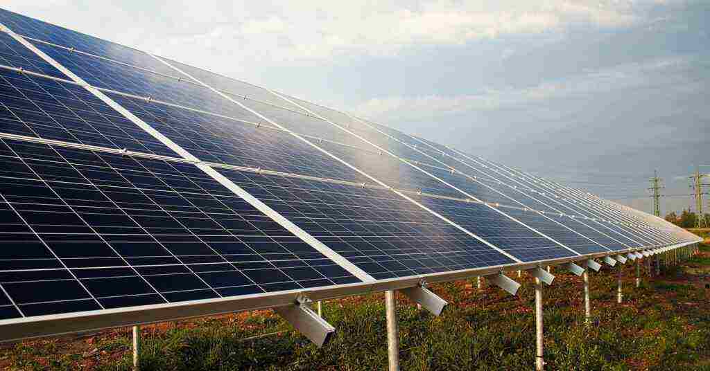 У Кривому Розі почали встановлювати сонячні електростанції