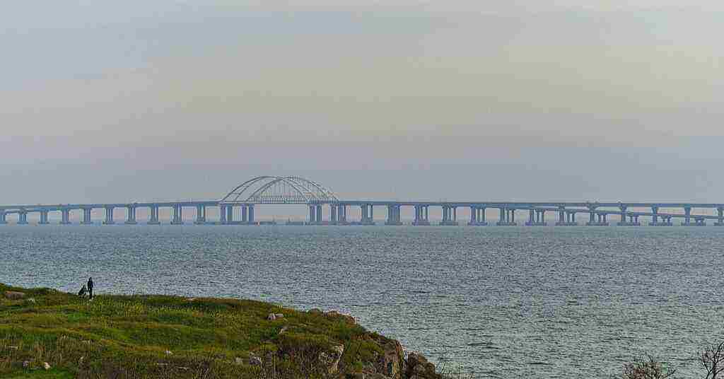 Британська розвідка оцінила удари по поромній переправі РФ у Керчі