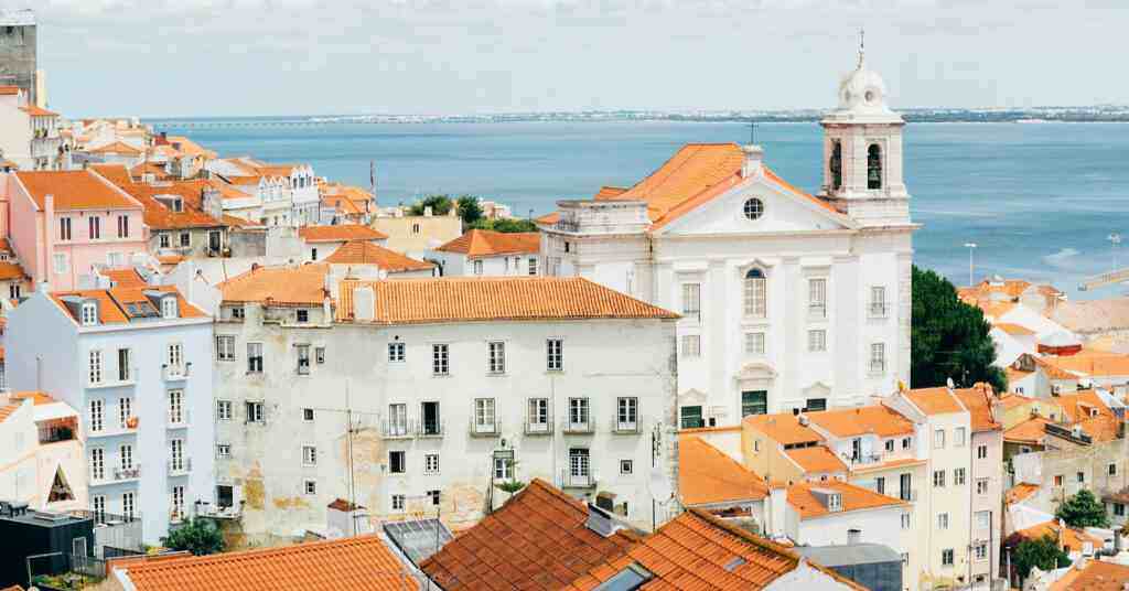 Мерія Лісабона заплатить мільйон євро за розкриття інформації про антипутінських протестувальників