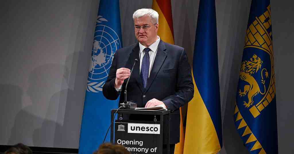 Сибіга сказав, що Зеленський поки що не отримав запрошення на саміт НАТО в Гаазі