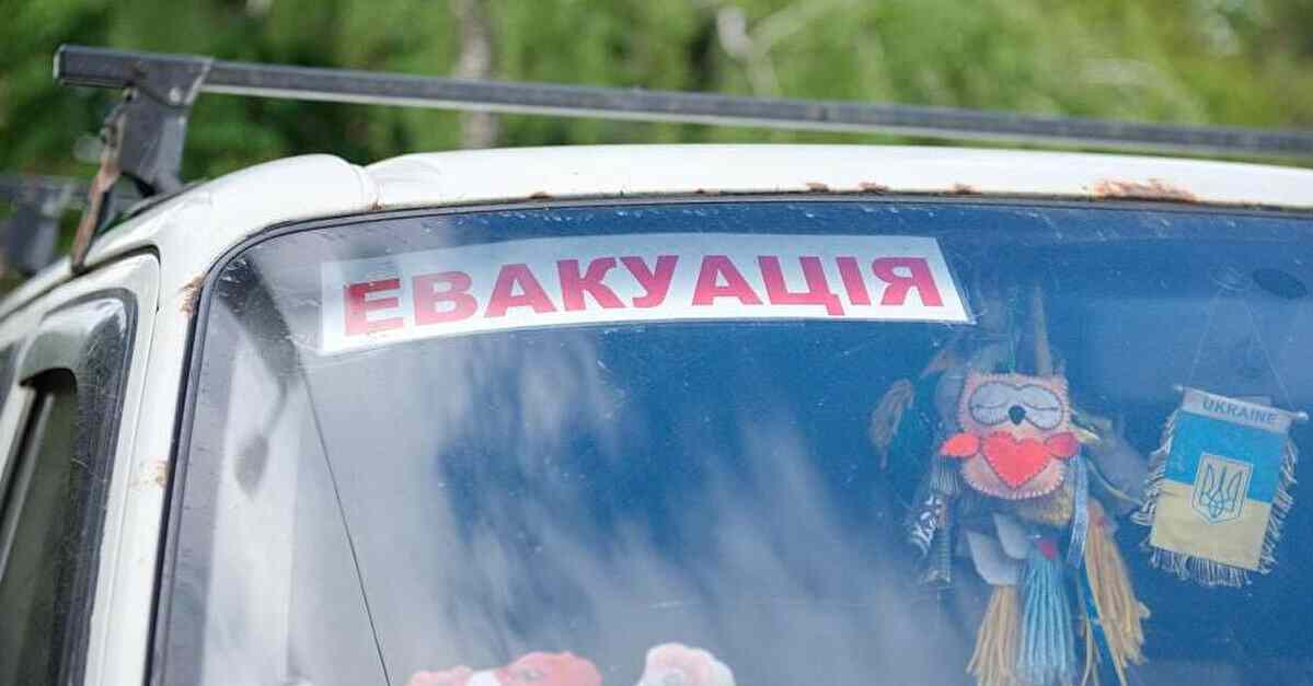 Мешканців двох населених пунктів Сумщини закликають терміново евакуюватися Мешканців двох населених пунктів Сумщини закликають терміново евакуюватися