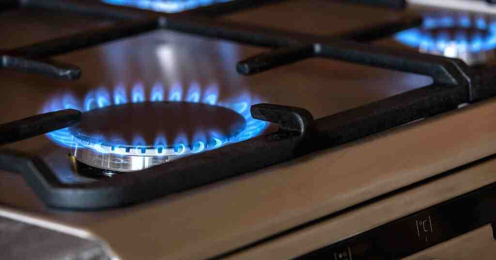ЄС хоче запропонувати заборонити імпорт газу з РФ до кінця 2027 року – Bloomberg