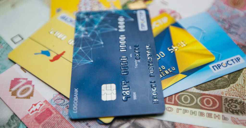 Ліміти на карткові перекази в Україні: назвали умову для скасування обмежень