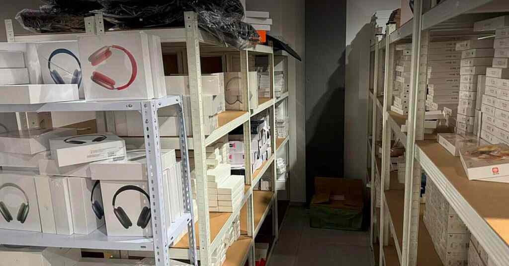 В Україні викрили мережу продажу контрафактної електроніки: деталі