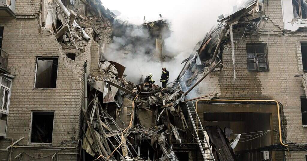 Війну проти України підтримують 74% жителів РФ, майже чверть хочуть скинути ядерну бомбу