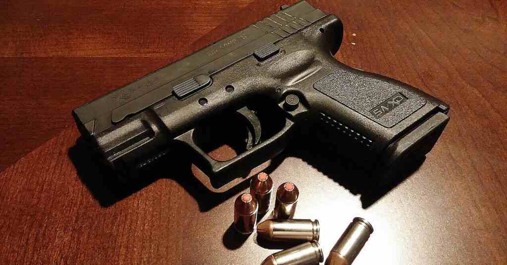 У Києві велосипедист стріляв з пістолета в авто: причина