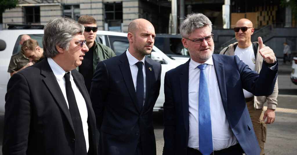 Очільник МЗС Франції у Києві пообіцяв продовжити тиск на Путіна