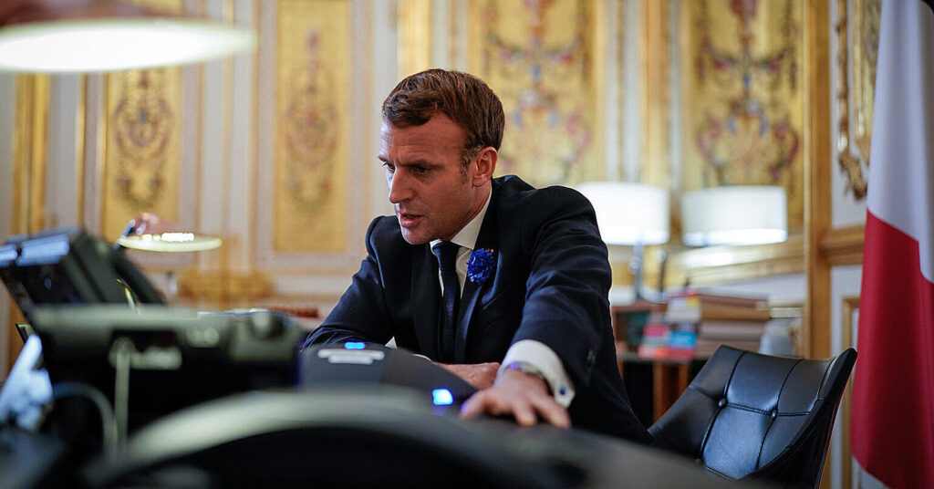 Макрон провів телефонну розмову з Трампом, говорили про Україну