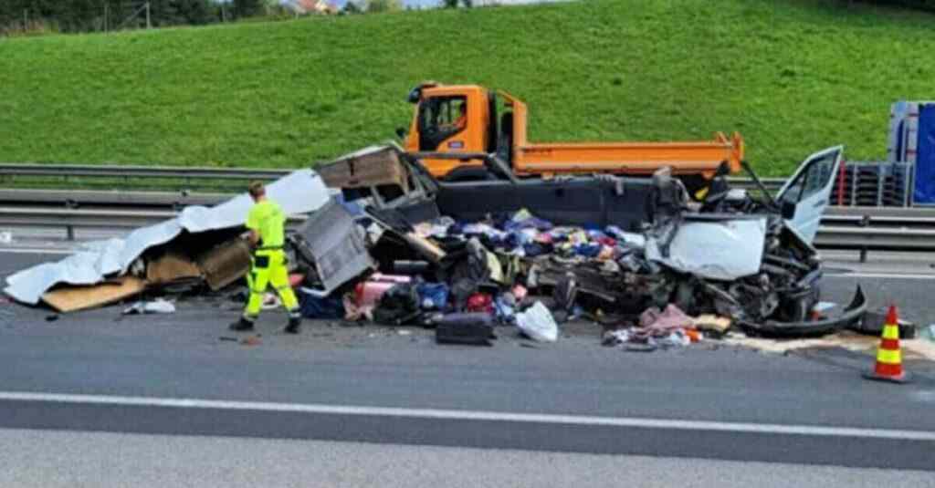 У Словенії сталося смертельне ДТП з українцями: поліція повідомила подробиці У Словенії сталося смертельне ДТП з українцями: поліція повідомила подробиці