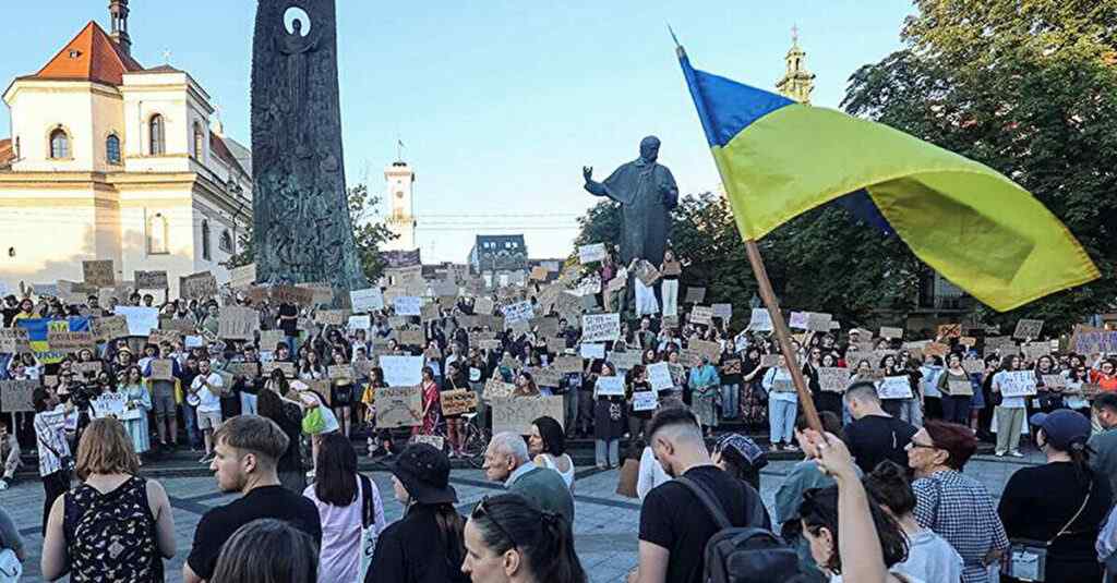 В Україні четвертий день акції протесту проти скандального закону про НАБУ та САП В Україні четвертий день акції протесту проти скандального закону про НАБУ та САП