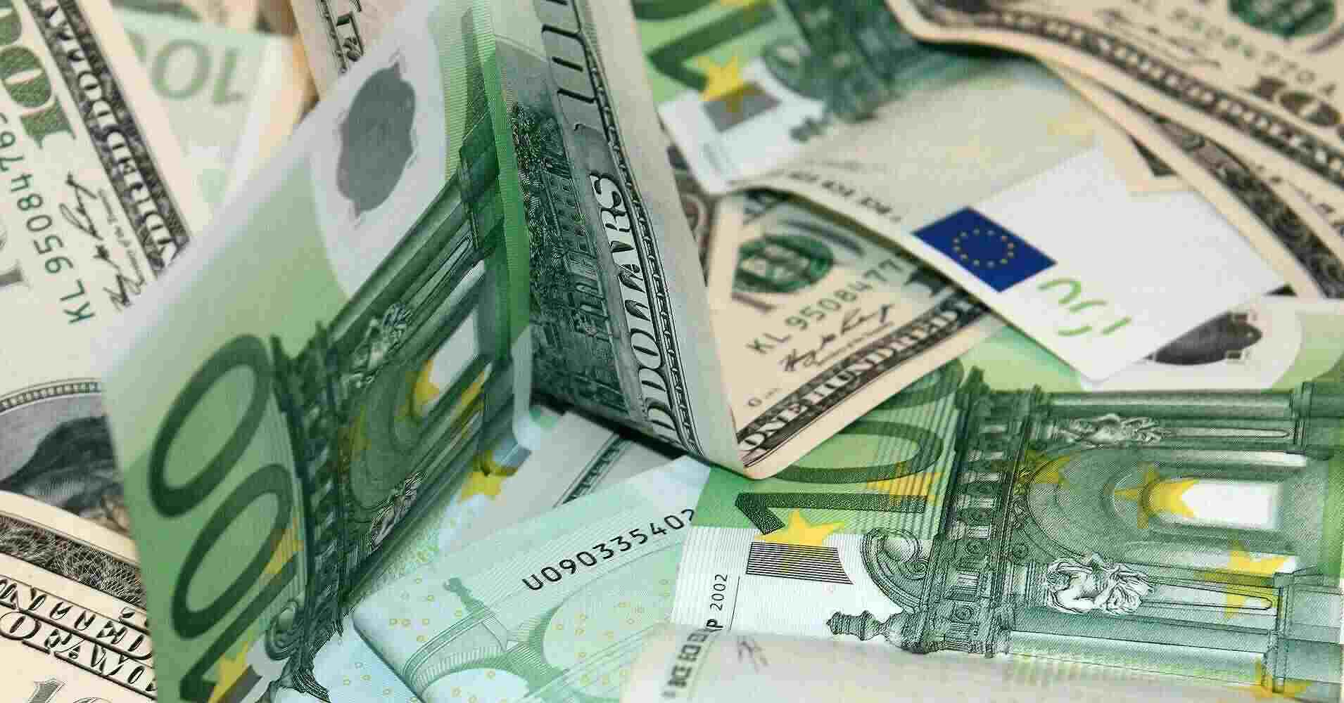 Українці збільшили купівлю іноземної валюти в банках – НБУ