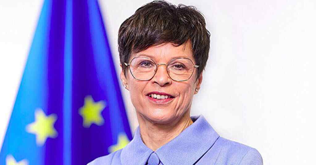 Єврокомісар Кос після розмови з Качкою: ЄС “уважно стежить” за ситуацією в Україні