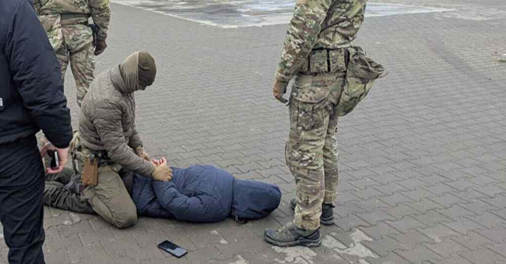 Прикордонник з Сумщини зливав дані про розташування ЗСУ та продавав боєприпаси