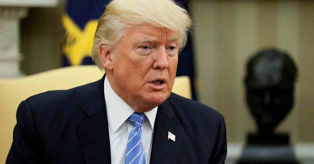 Трамп заявив, що розгляне питання депортації Маска