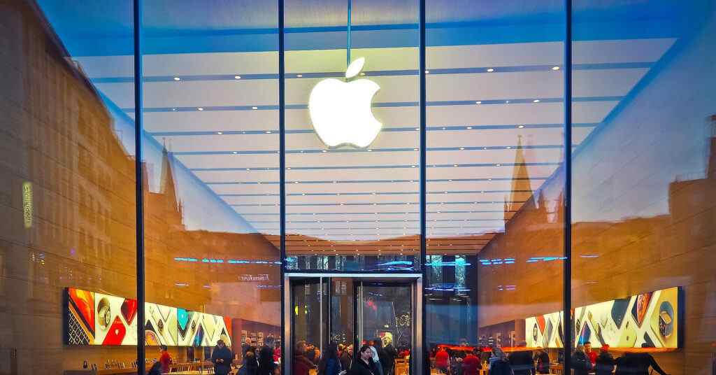 Apple оскаржила півмільярдний штраф від Єврокомісії