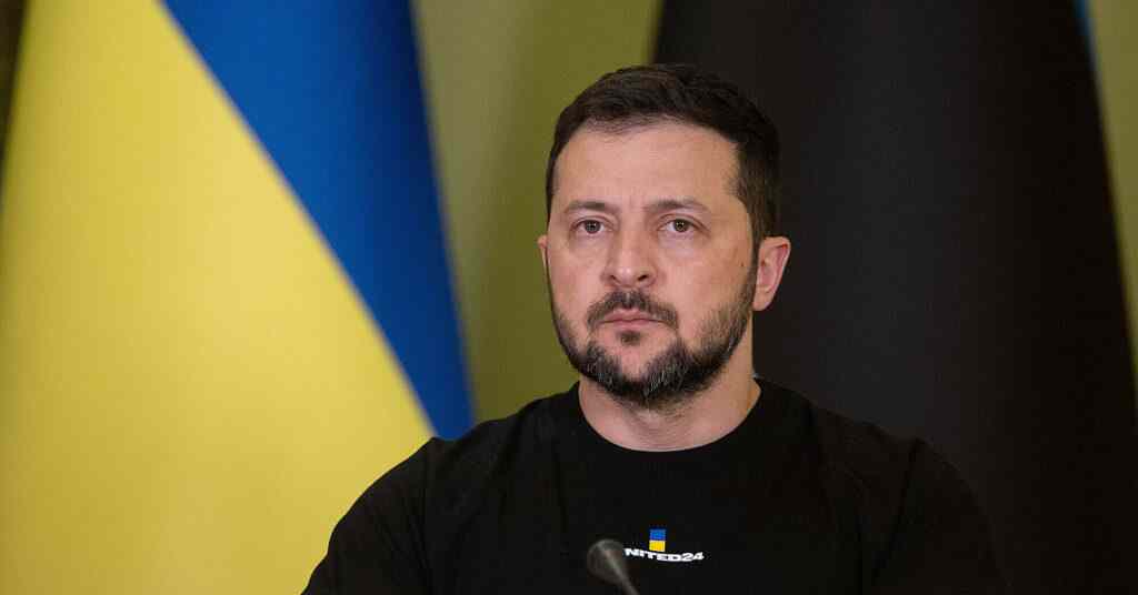 Зеленський доручив Кабміну наростити до 50% частку української зброї