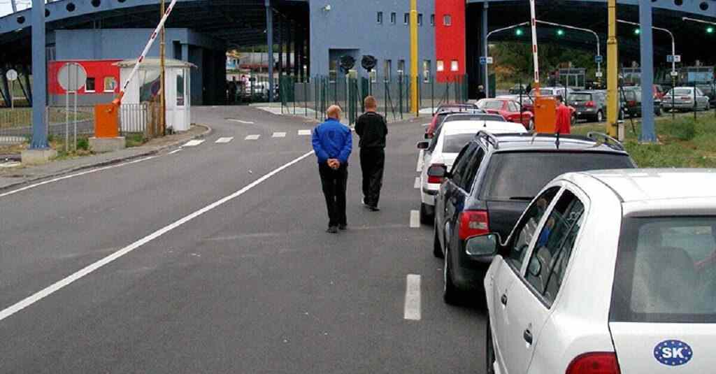 На Закарпатті через негоду не працює пункт пропуску “Дзвінкове-Лонья”