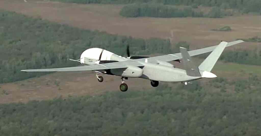 У Казані російський розвіддрон упав на житлові будинки, місцеві скаржаться на РЕБ