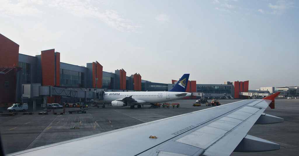 В аеропортах Москви черговий колапс через атаки українських безпілотників