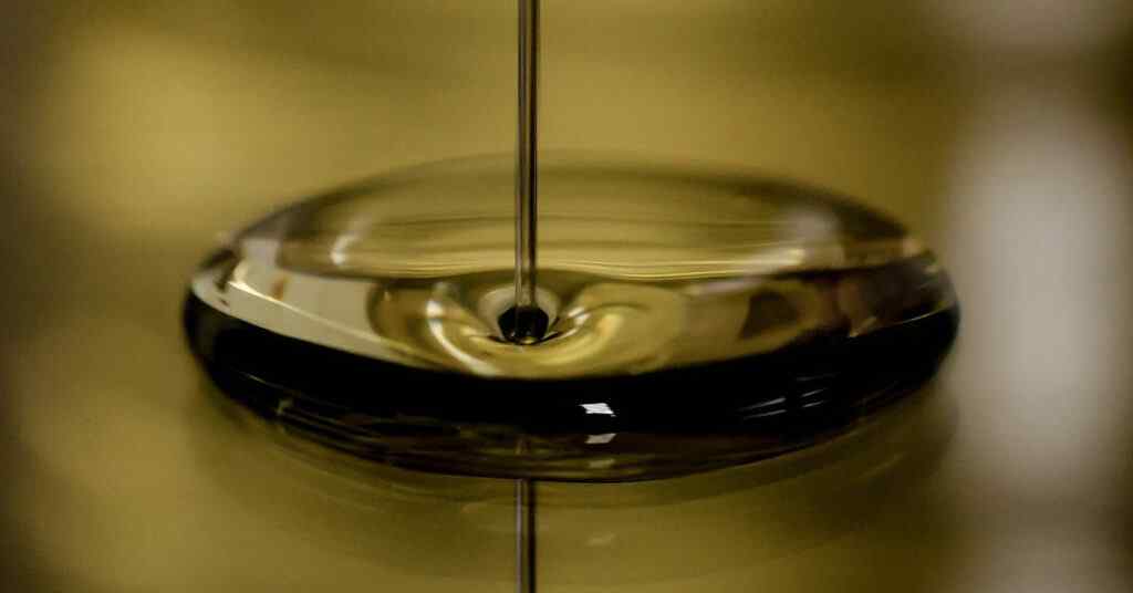 Індійський мільярдер почав шукати заміну нафті з РФ – Bloomberg