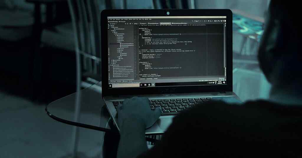 Британія запровадила санкції проти російських хакерів і офіцерів ГРУ