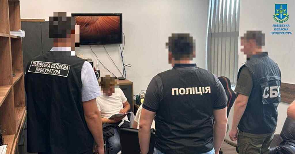 Двох посадовиць підозрюють у розтраті 1,7 млн грн під час ліквідації наслідків удару по Львову