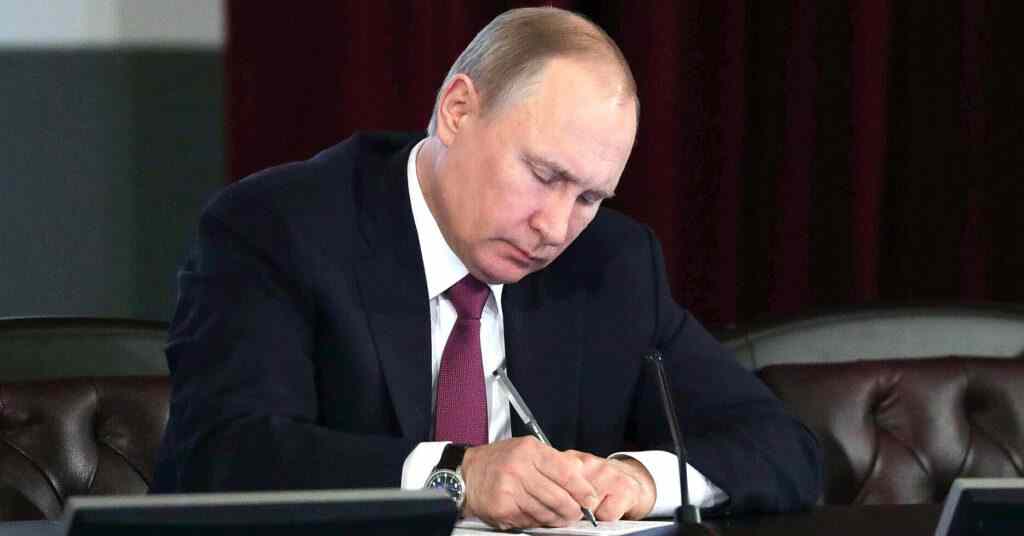 Путін узаконив комплектацію російської армії особами без громадянства Путін узаконив комплектацію російської армії особами без громадянства