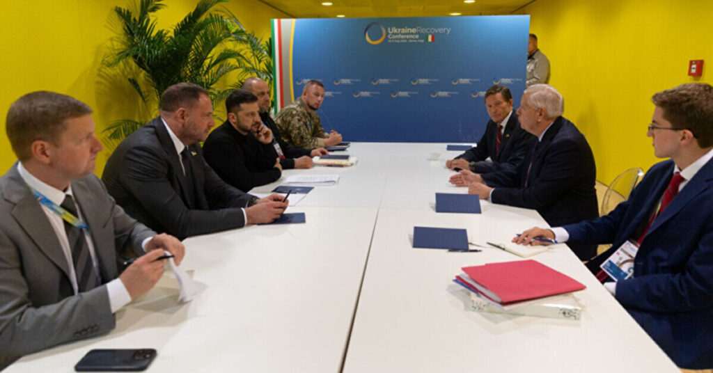 Зеленський обговорив із сенаторами Гремом та Блюменталем допомогу Україні та санкції проти РФ