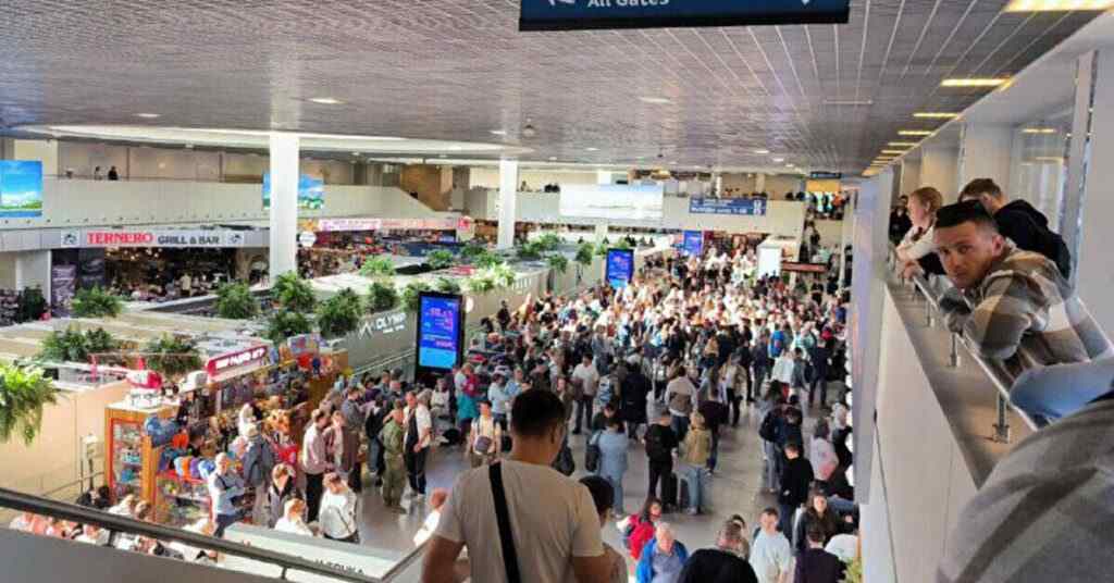 У РФ скаржаться на масштабні затримки авіарейсів: що відбувається