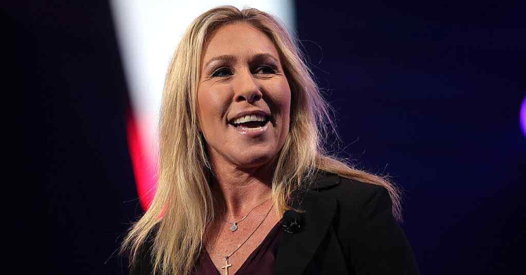 Одіозна конгресвумен США заявила, що причина протестів в Києві – відмова Зеленського від угоди з РФ