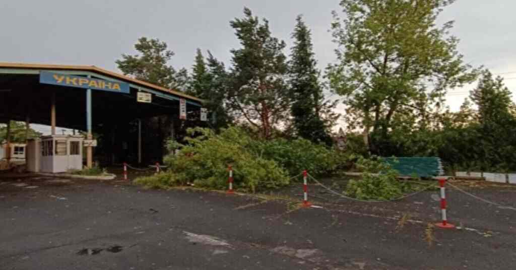 У Держприкордонслужбі повідомили про призупинку одного з КПП на кордоні з Угорщиною