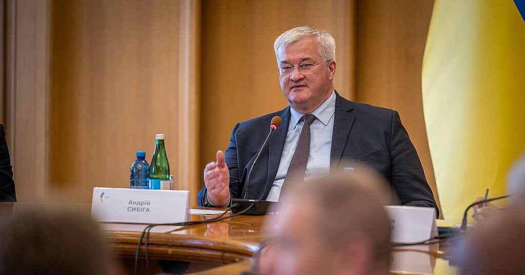 Сибіга порадив Сійярто надсилати скарги щодо нафти своїм російським друзям