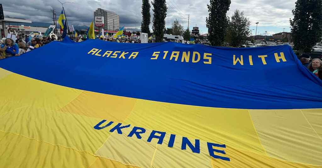 На Алясці відбувся мітинг на підтримку України перед зустріччю Трампа і Путіна