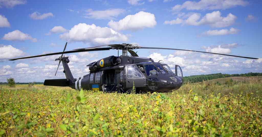 Чеські волонтери передали Україні гелікоптер Black Hawk