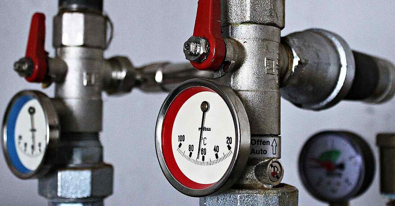 Понад дві тисячі комунальних підприємств в Україні є збитковими Понад дві тисячі комунальних підприємств в Україні є збитковими