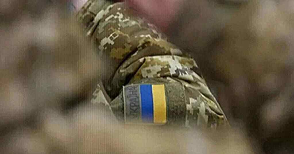 У Києві в ТЦК чоловік порізав собі руку, його госпіталізували У Києві в ТЦК чоловік порізав собі руку, його госпіталізували