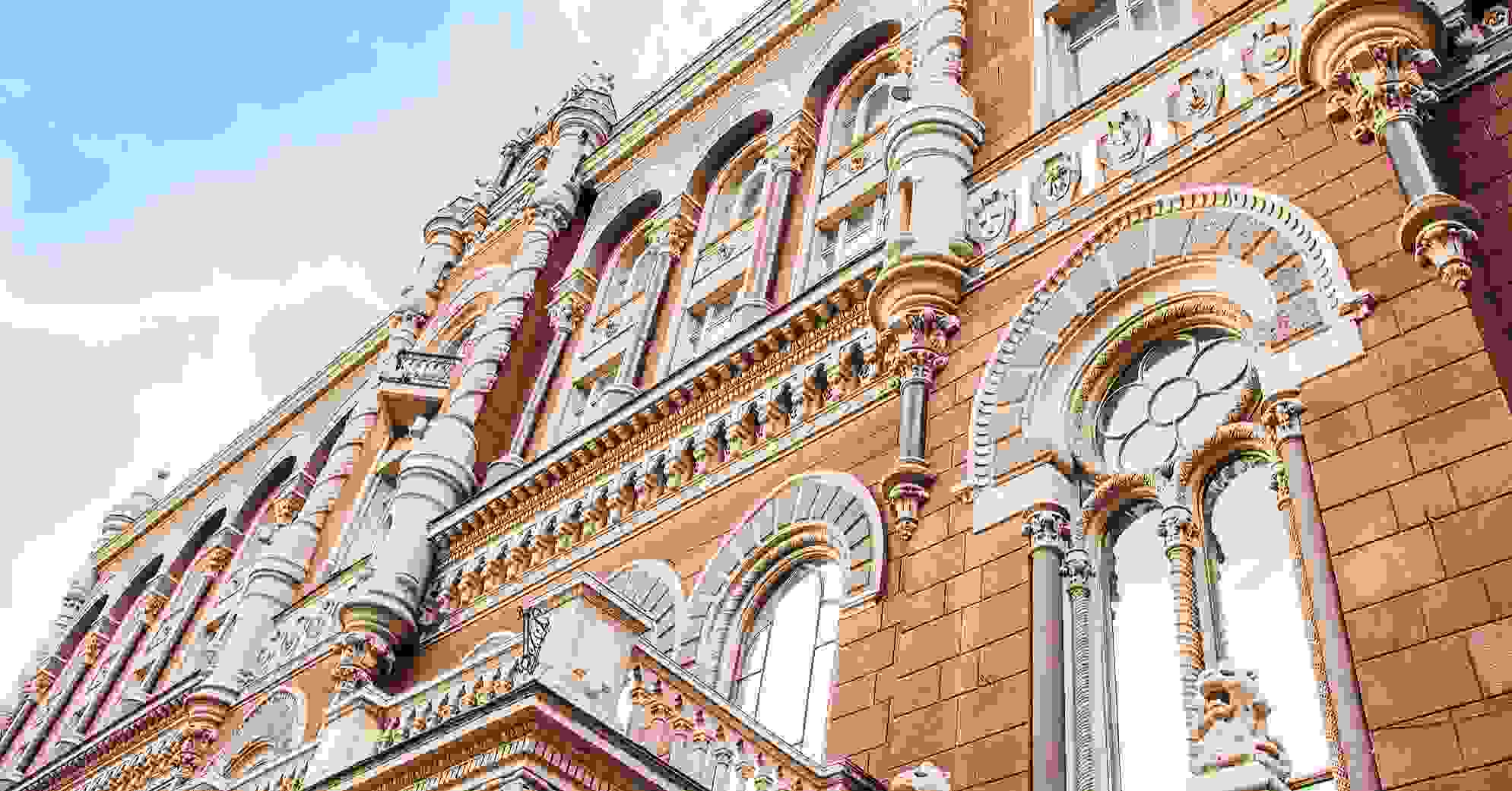 НБУ частково дозволив виводити валюту з України, але з умовою НБУ частково дозволив виводити валюту з України, але з умовою