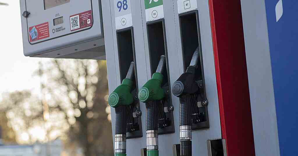 Білорусь обмежує поставки пального до РФ – зовнішня розвідка