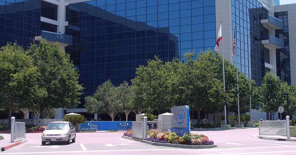 Адміністрація Трампа може придбати частку в Intel – Bloomberg