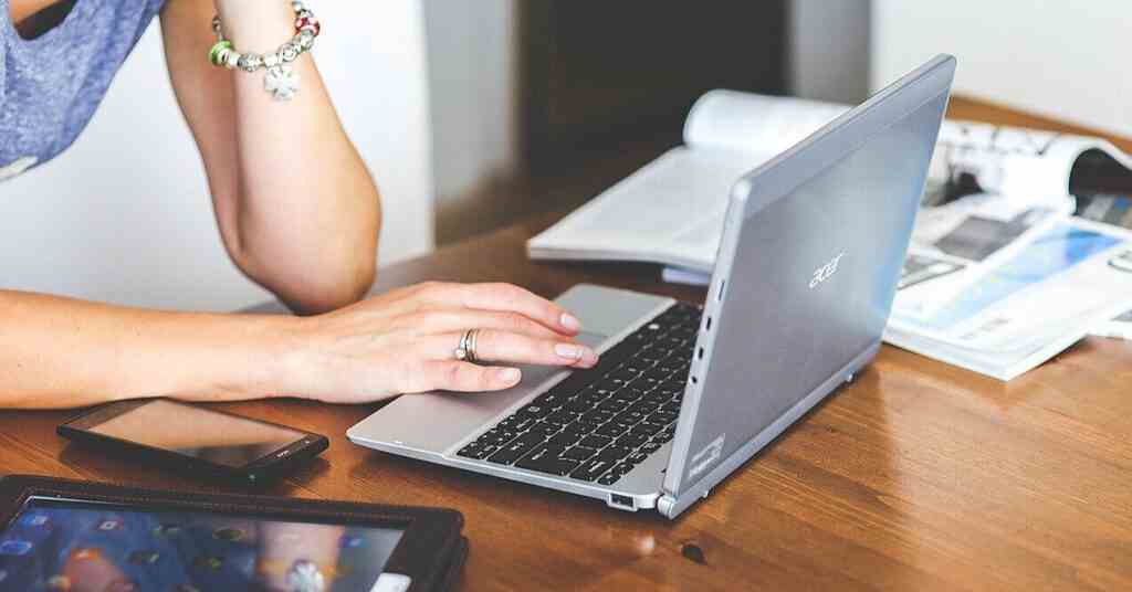 Майже половина українських IT-фахівців розглядають життя за кордоном – опитування