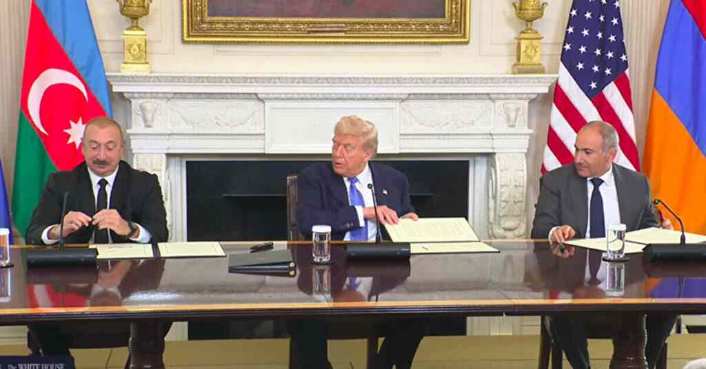 Вірменія та Азербайджан підписали історичну мирну угоду Вірменія та Азербайджан підписали історичну мирну угоду