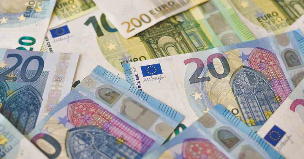 Як рішення США вплине на курс євро в Україні – прогноз