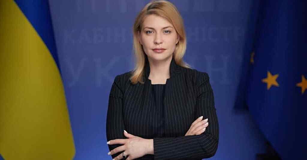 Зеленський підписав указ про призначення Стефанішиної послом України у США Зеленський підписав указ про призначення Стефанішиної послом України у США