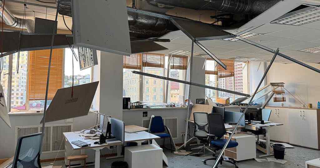 У Києві внаслідок обстрілу пошкоджена будівля представництва ЄС