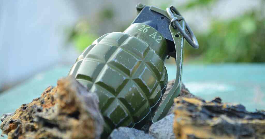 У Черкасах чоловік погрожував працівникам ТЦК гранатою