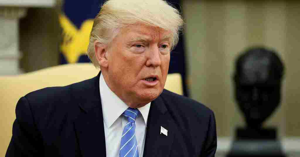 Трамп заявив, що не проти арештів колишніх керівників ФБР та ЦРУ Трамп заявив, що не проти арештів колишніх керівників ФБР та ЦРУ