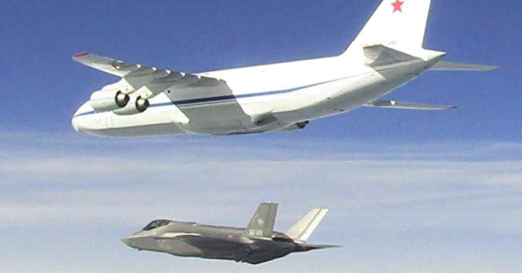 НАТО піднімав винищувачі в Естонії через російський літак НАТО піднімав винищувачі в Естонії через російський літак