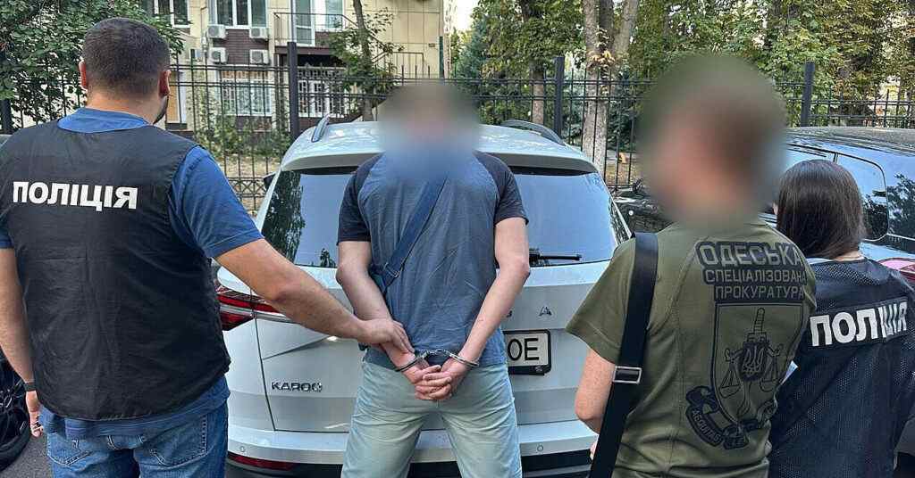 На Одещині на хабарі викрили чиновника ТЦК – обіцяв таємно вивезти з частини військового На Одещині на хабарі викрили чиновника ТЦК – обіцяв таємно вивезти з частини військового