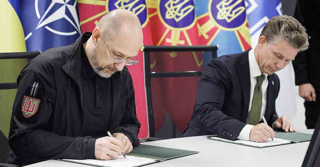 Україна та Швеція домовилися про спільне виробництво зброї на території обох країн Україна та Швеція домовилися про спільне виробництво зброї на території обох країн