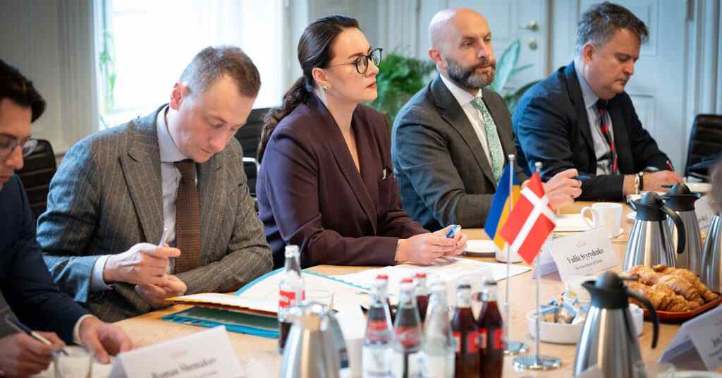 Прем’єрка Свириденко прилетіла до Данії у перший закордонний візит Прем’єрка Свириденко прилетіла до Данії у перший закордонний візит